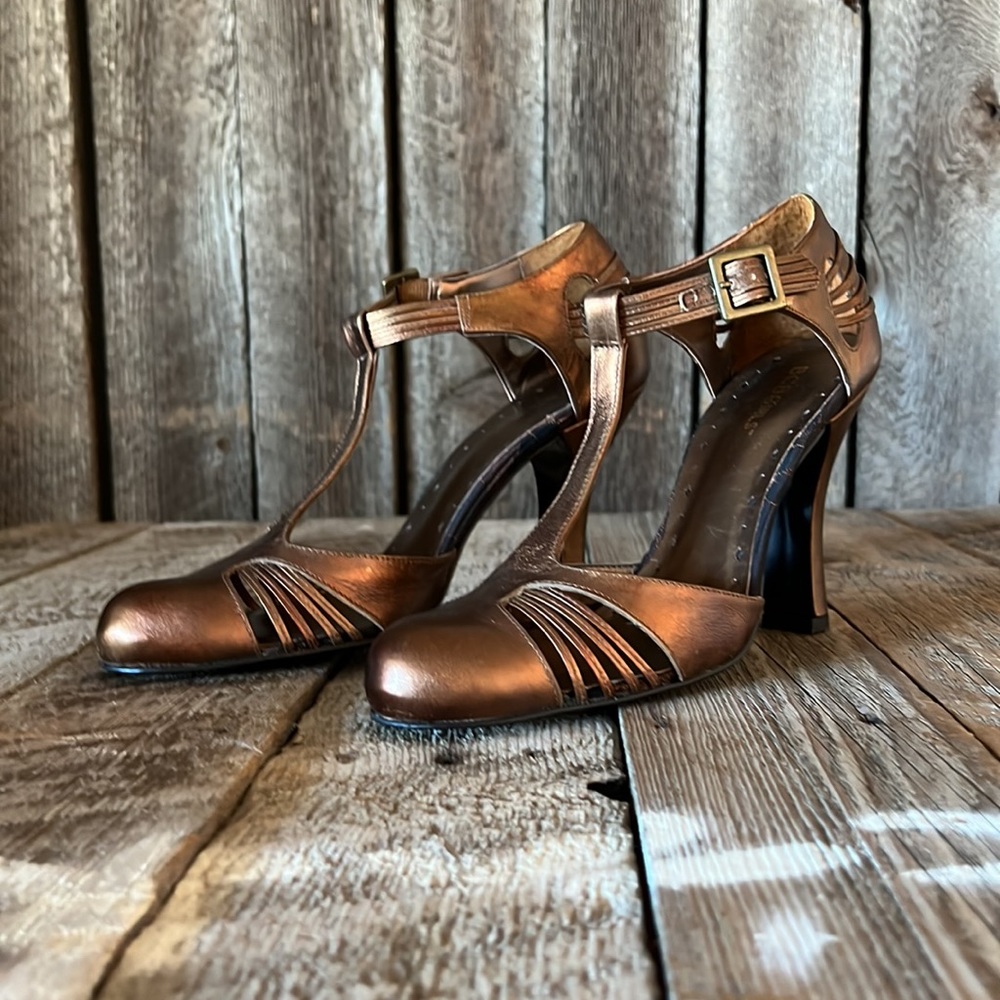 BCBGirls Marina bronze/chocolate Mary Jean shoes size 8M